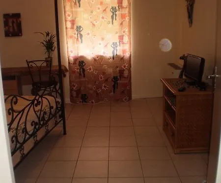 Chambres D'hotes Chez Mariebel Apartament *